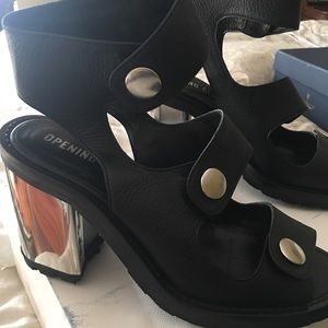 Opening ceremony Isa heel